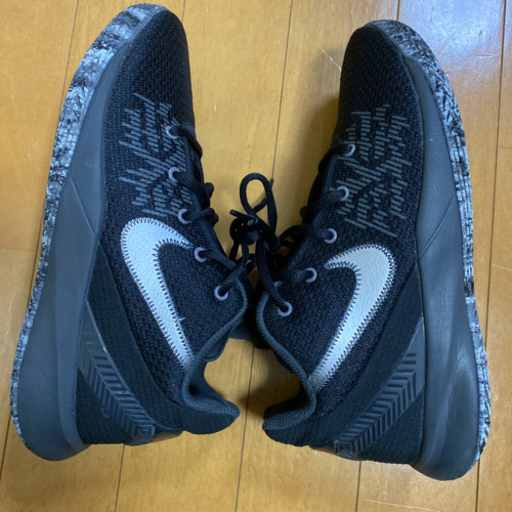 Nike ナイキカイリーバッシュスニーカー カビゴン 砺波の家具の中古あげます 譲ります ジモティーで不用品の処分