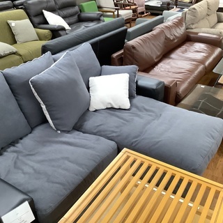 ソファー多数展示中】カウチソファー 布×合皮入荷いたしました