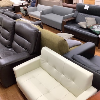 ソファー多数展示中】カウチソファー 布×合皮入荷いたしました