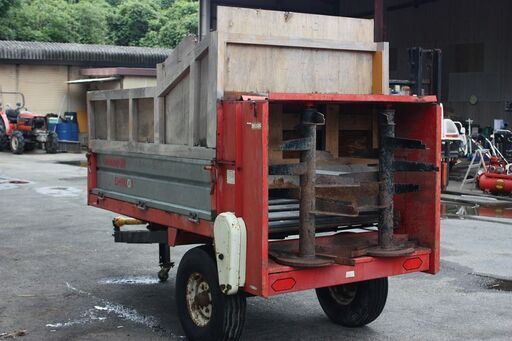 【SOLD OUT】タカキタ 肥料散布機 マニアスプレッダ DH1001 牽引式 ジョイント付 トラクター用【清掃済】【農機具でっく】【福岡】【その他農機具】 SOLD OUT】タカキタ 肥料散布機 マニアスプレッダ DH1001 牽引式