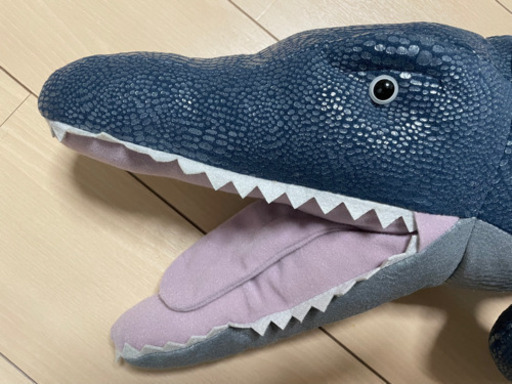 恐竜　ぬいぐるみ　モササウルス　タグ付き