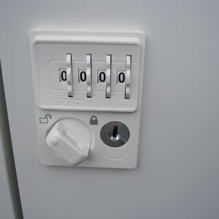 6人用パーソナルロッカー　中棚あり　ホワイト　マスターキーあり　イナバ製