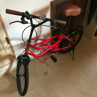 赤い自転車　
