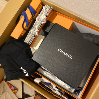 ブランド服＆箱！直引渡しのみ