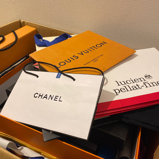 ブランド服＆箱！直引渡しのみ