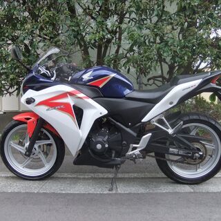 ホンダ　CBR250R　実働中古車　人気のトリコロールカラー　バッテリーフル充電済み　オイル交換後渡し　ナンバー登録書類有り ホンダ CBR250R 実働中古車 人気のトリコロールカラー バッテリーフル
