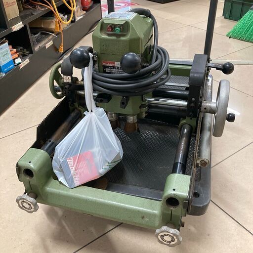 【中古】【動作OK】【店頭引取限定】MAKITA　マキタ　大入レルーター　2516N　7480円（税込）
