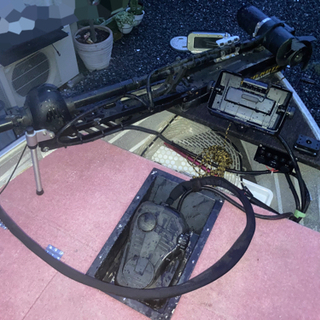 クイントレックスV12 牽引免許不要 バス アルミボート