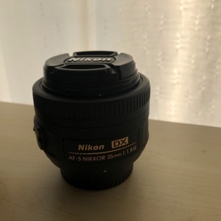 Nikon AF-S DX NIKKOR 35mm f / 1....