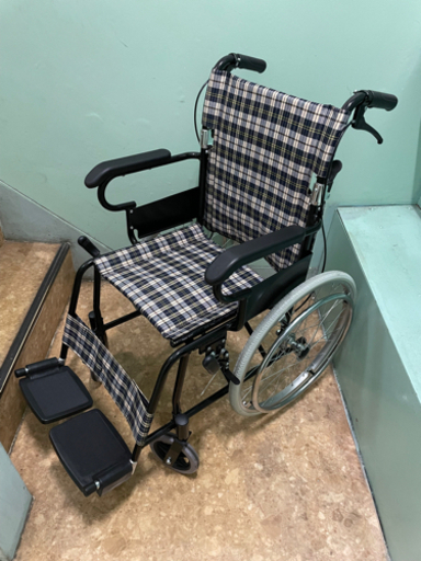 車椅子　チェック　軽量アルミ　介助　自走兼用　20インチノーパンクタイヤ