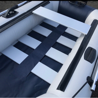 ２人乗り　インフレータブル　バス釣り　海釣り等　釣りボート船外機３馬力対応　しん