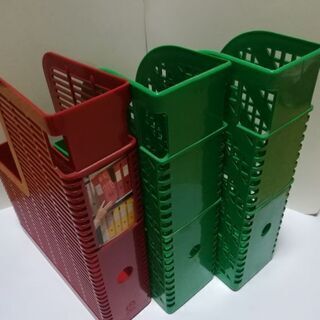 ファイルボックス　緑２個、赤１個