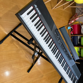 【ネット決済】【値引き】美品　Alesis 電子ピアノ 88鍵盤...