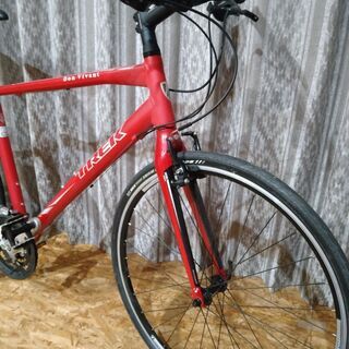 クロスバイク　TREK  7.4FX  20　赤　 使用時間１０時間以内　美品です
