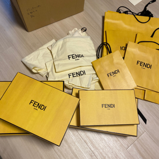 FENDI空箱大量　直引渡しのみ