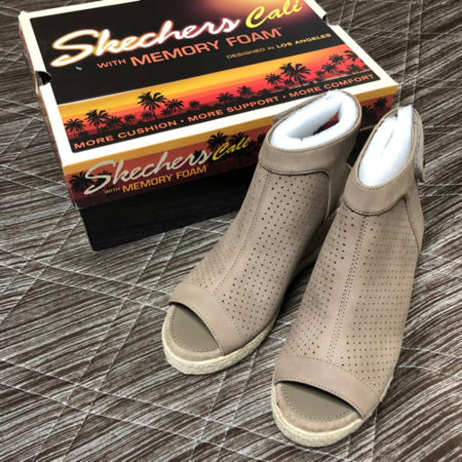 サンダル　SKECHERS