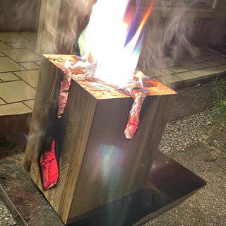 【ネット決済】薪　スエーデントーチ　おまけに焚きつけ用の木材付き...