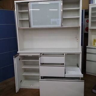 【愛品倶楽部柏店】　　ＮＩＴＯＲＩ　ニトリ　アルミナ２　１４０ＫＢ　２枚スライド扉キッチンボード　白　食器棚　【問い合わせ番号　１５１-００７１１６　００２】