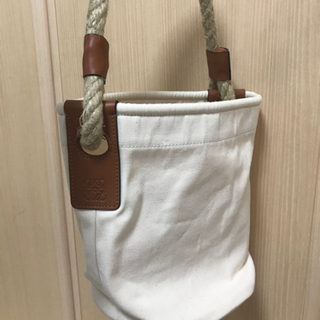 ロエベ バケツ型バッグ LOEWE - バッグ