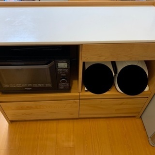 アルダー天然木人工大理石トップ 間仕切り家電収納キッチンカウンター