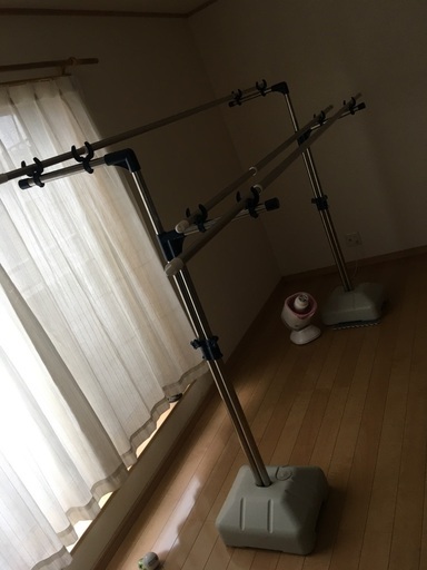 室内使用の物干し台、物干し竿3本セットで