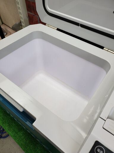マキタ CW180D 保冷温庫 バッテリー付き【リライズ野田愛宕店】【店頭