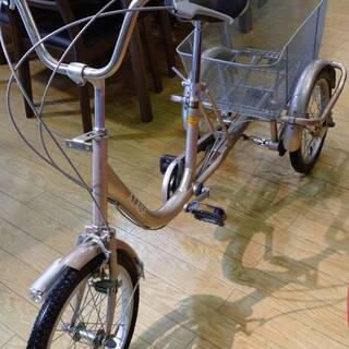 【中古品】自社配送可能　ALAISE　三輪自転車　18インチ　LEDライト付き 中古品】自社配送可能 ALAISE 三輪自転車 18インチ LEDライト付き