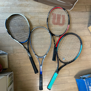 軟式テニスラケット　硬式テニスラケット
