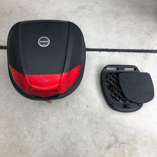 GIVI スズキ　リアボックス中古　key1ケ