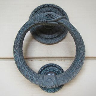 現品限り■ ウロボロス 型 / ドアノッカー ◆ 青銅 調 鋳物 ■ 蛇 縁起物 アンティーク 家具 玄関扉 ノック