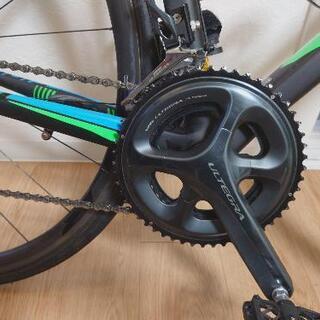 フルカーボンのジャイアントのロードバイク格安・美品です。