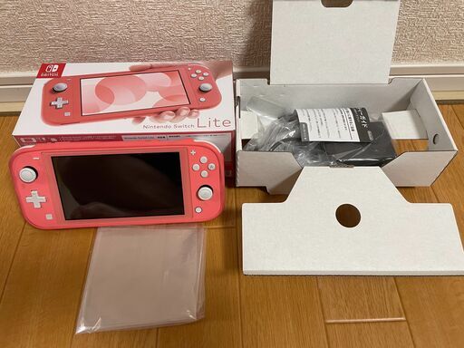 Nintendo Switch Lite 任天堂スイッチ ライト本体　コーラル