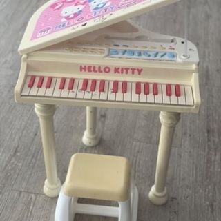 ハローキティ　電子ピアノ