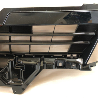 VOXY部品2⃣【新品、純正品】ヴォクシー80系フロントグリル 新車はずし