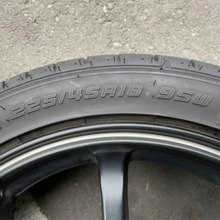 レアマイスター製　LM SPORT 18インチアルミ+タイヤ225/45R18