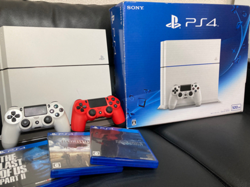 中古品　PS4 動作確認済み　PlayStation4 500gb 箱付き　コントローラー2個　ソフト3本付き