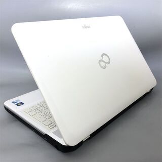 ホワイト色 即使用可 ノートパソコン 中古美品 15型ワイド 富士通 AH42/G