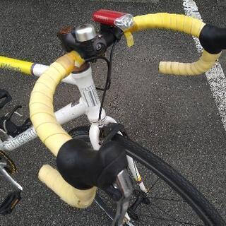 自転車 中古整備品 momentumロードバイク iwant カーボンホイール搭載