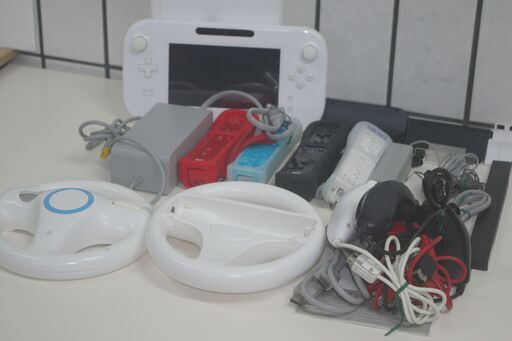 ★ 中古　お得セット ★　Wiiu　本体＋コントローラーセット　WUP-101（01）/ WUP-010（JPN）★