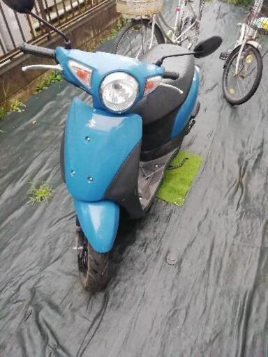 50cc原付きバイクスクーター。スズキレッツ