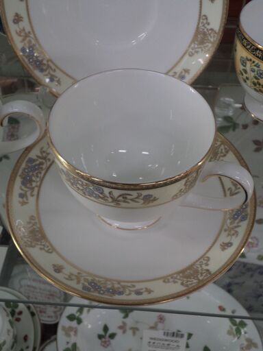 ウェッジウッド(WEDGWOOD) ペア ティーカップ クリブデン 廃番品【愛品