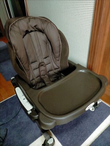 値下げしました！！アップリカ　電動バウンサー完動品です　綺麗です！！