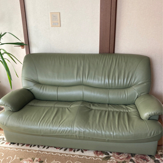 ソファー、テーブル3点セット売ります