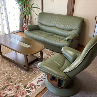 ソファー、テーブル3点セット売ります