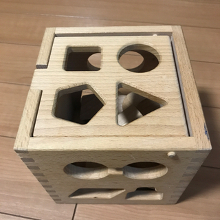 木のおもちゃ　木製キューブボックス