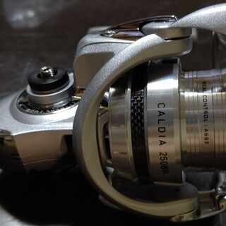 【新品】ダイワ　カルディア　2508R-SH　CALDIA DAIWA　スピニングリール