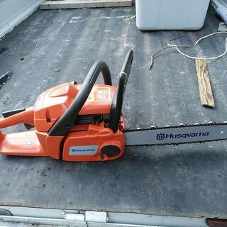 エンジン式チエンソ－　Husqvarma 236いかがですか-MOET CHANDON