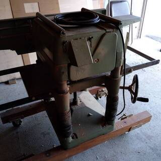 中古動作品】マキタ makita 自動カンナ 320mm 2030N キャスター付き