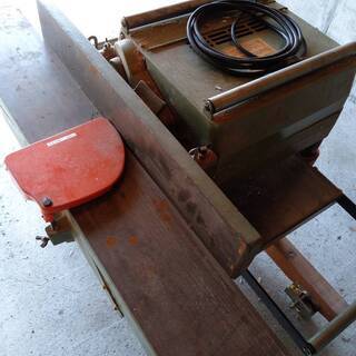 中古動作品】マキタ makita 自動カンナ 320mm 2030N キャスター付き