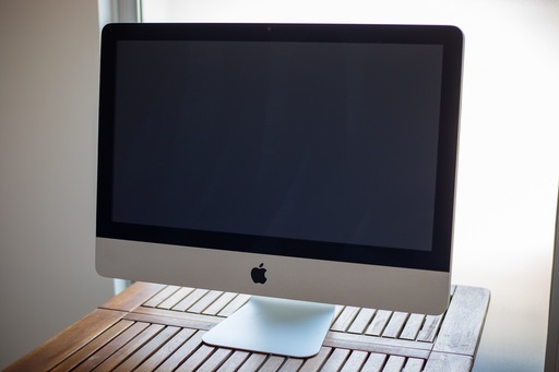 iMac 2011 21.5インチ (core i5/16GB/SSD500GB)